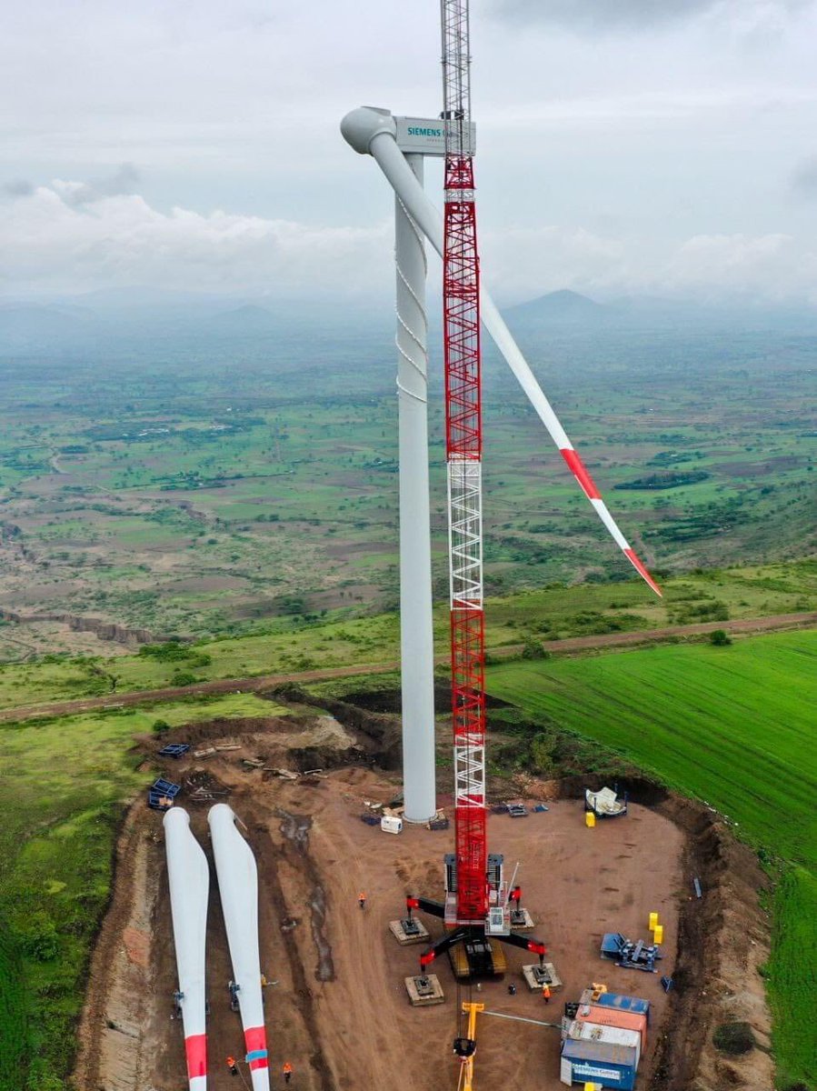 dessalegnmanaye's tweet photo. Construction of 13 turbines at Assela #wind_farm power generation facility completed. Overall implementation of the project reached 61%. Project has a total generation capacity of 100 MW, with 29 turbines.
@TayeAtske
#Climatediplomacy
#Ethiopia
#Clean 🔋
#RenewableEnergy
@UNFCCC https://t.co/jrWxnJMWMK