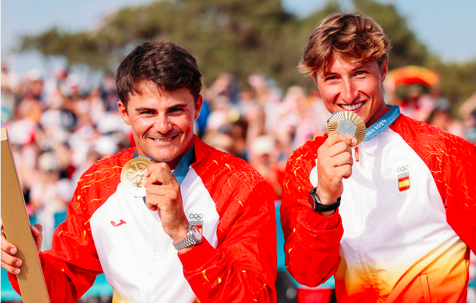 No lo dudes y ven…
 
Por qué tenemos una gran sorpresa para todos los santanderinos

El viernes, 19.00 horas, en la explanada frente al #RCMS, en #Puertochico, nos uniremos en el #Homenje a Diego Botín, Florian Trittel y su entrenador Álvaro del Arco, con su #medalladeoro