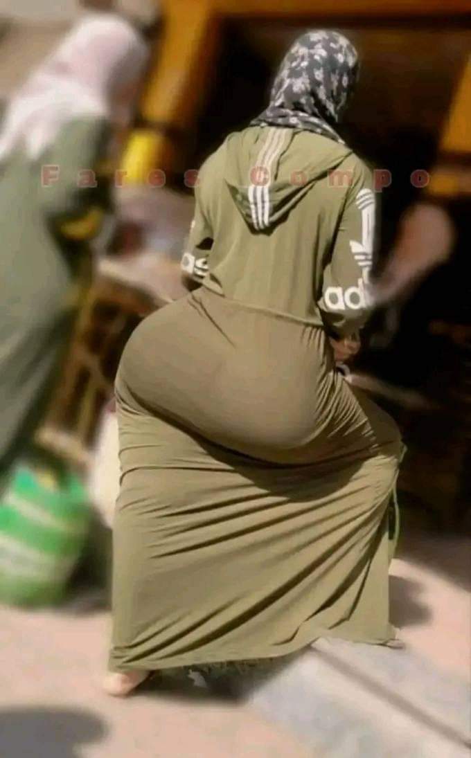 بعد ما عرفتي اني بحب الحجاب عليكي و بعشق شكل طيزك الجميله عليه بتكون ردود فعل منك بكل مشاعرك الداخليه