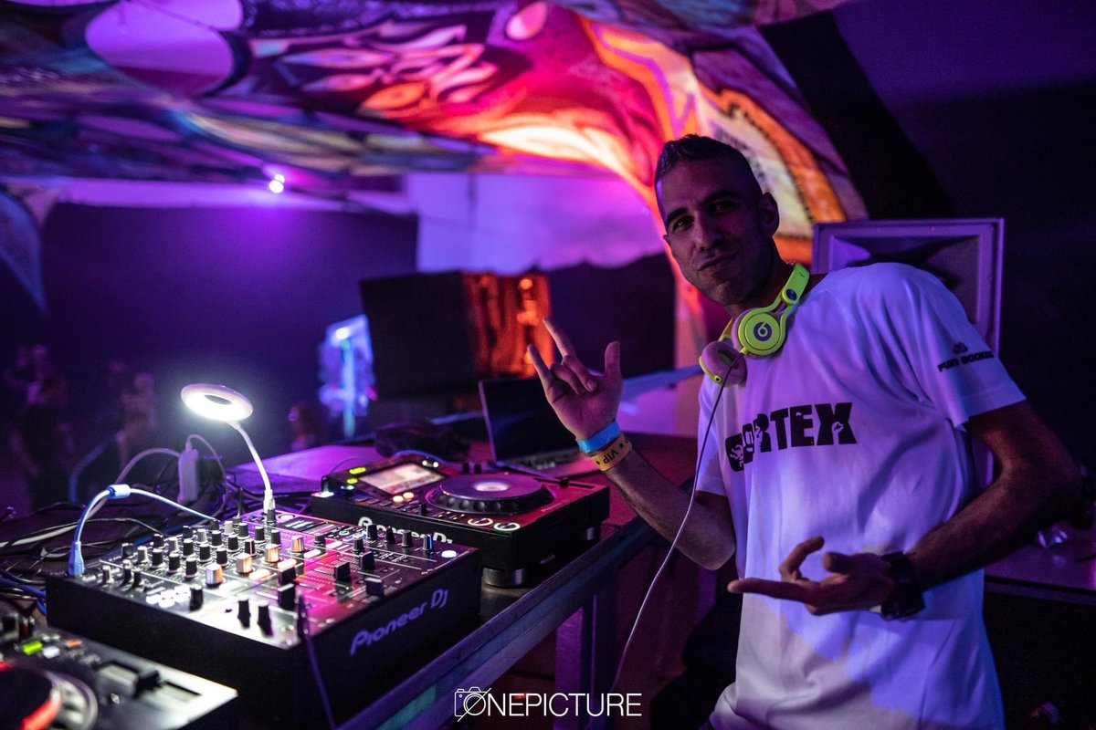 CortexMusic's tweet image. You are mass of energy and you function on frequencies  ⚡