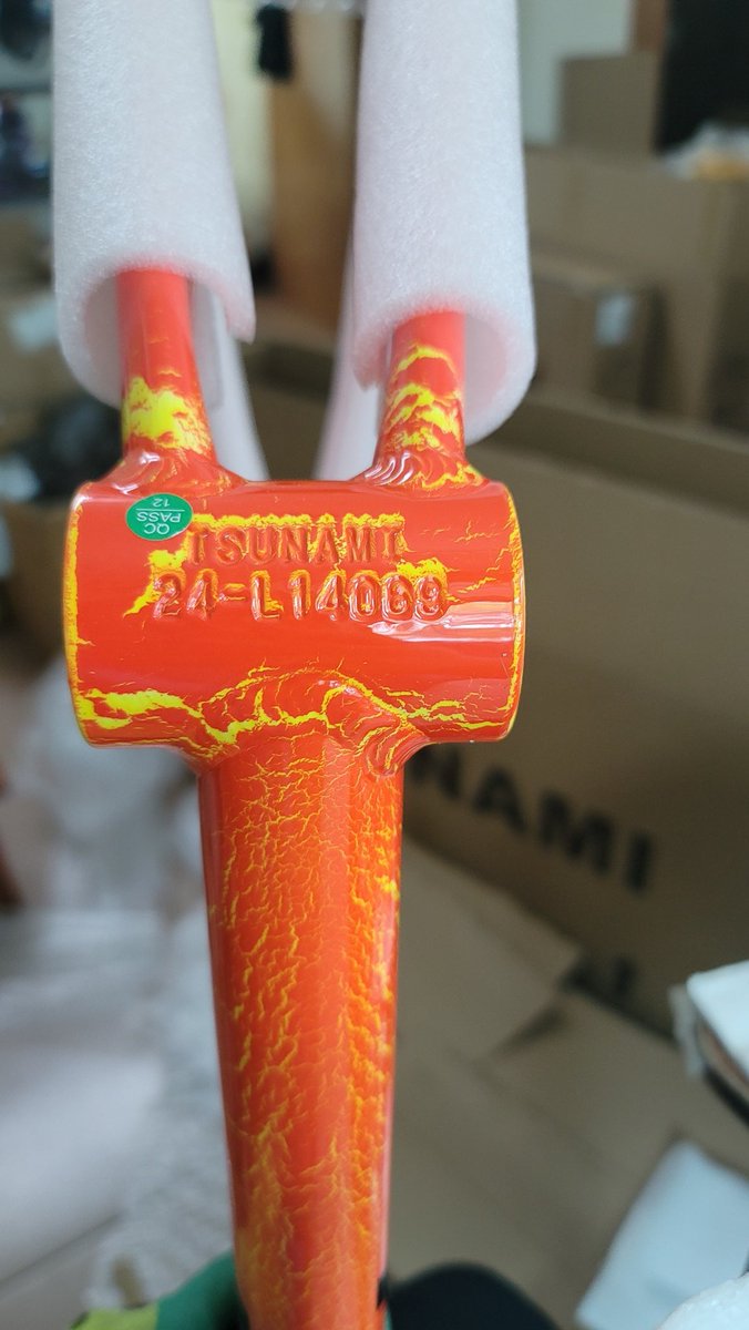 tsunami82269's tweet photo. 🔥🌅⚡ TSUNAMI snm100 Fire Cloud Lightning Orange

fixed gear bike, single speed bike, tracklocross, pist bike, track bike, fixie bike , 海啸 速那米 固齿 单速 竟轮 intro7轮组 死飞、固齿、竞轮、单速车、整车、车架、场地、轮组、Cinelli、 全速力、Dosnoventa、Bianchi、INTRO7、 https://t.co/xRRjSNhOWY
