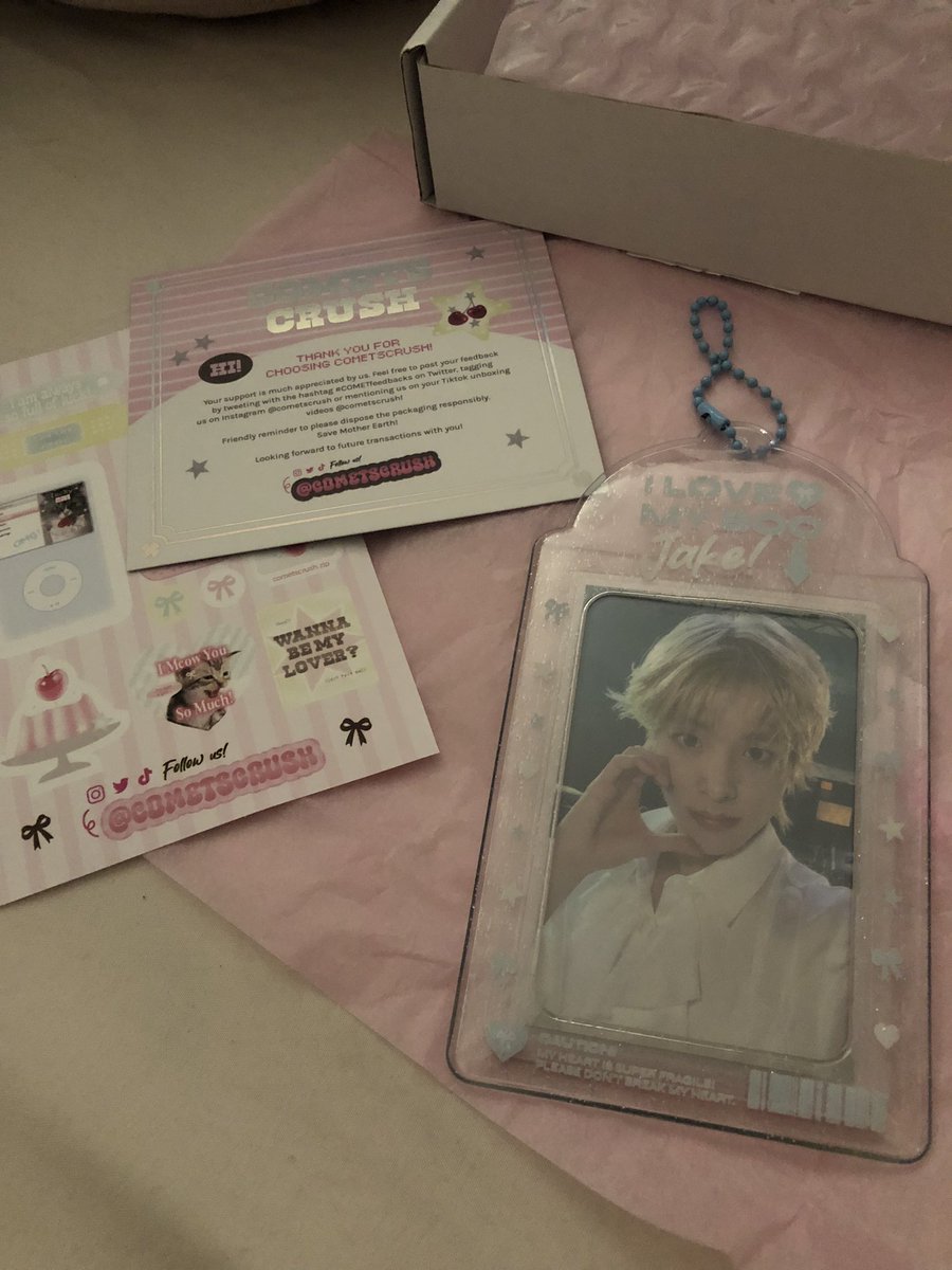 sjaeyun02's tweet photo. Love Mail ๐
Not really a fan of transparent pocahol BUT this one is so pretty & glittery which is one of my aesthetics!! + Jake is on it so ๐ฉ tysm for the cute stickers freebie~ I like it omg THE SPARK IS SPARKLING INDEED with my JAKEY PCS ๐โจ
@cometscrush #COMETfeedbacks https://t.co/UYYBfjb1pT