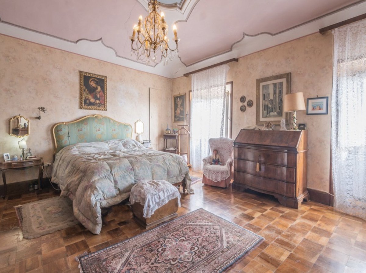 TimurNegru's tweet photo. 🇮🇹 Incredible deal! I contacted the agent right away.
🏛️Historic centre location
🌅 2 terraces with sea & mountain views
💰 €150,000
#ItalianProperty https://t.co/F6w4CiFcTo