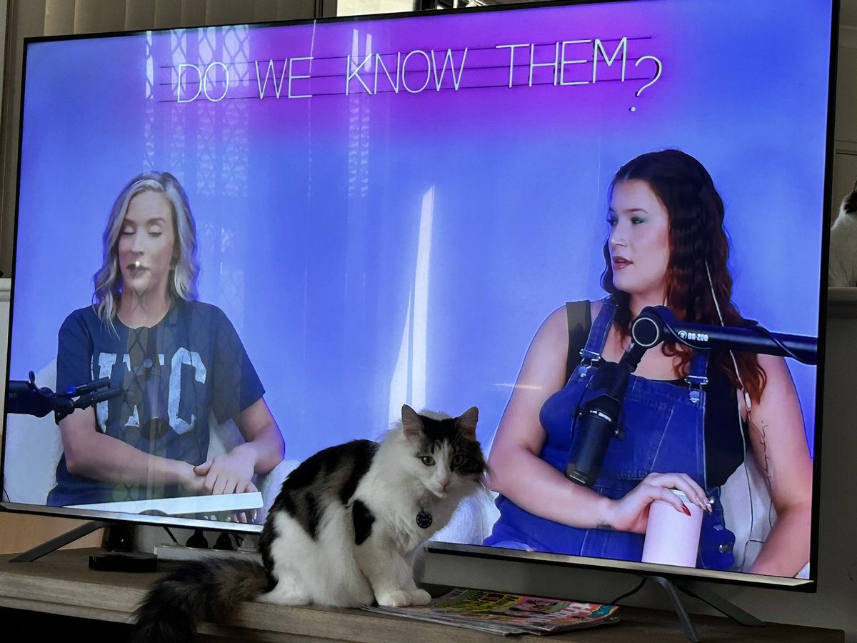MrsHanEsoo's tweet photo. Lacey has become the third girlie @lily_marston #doweknowthem https://t.co/Xtveh6RFuQ
