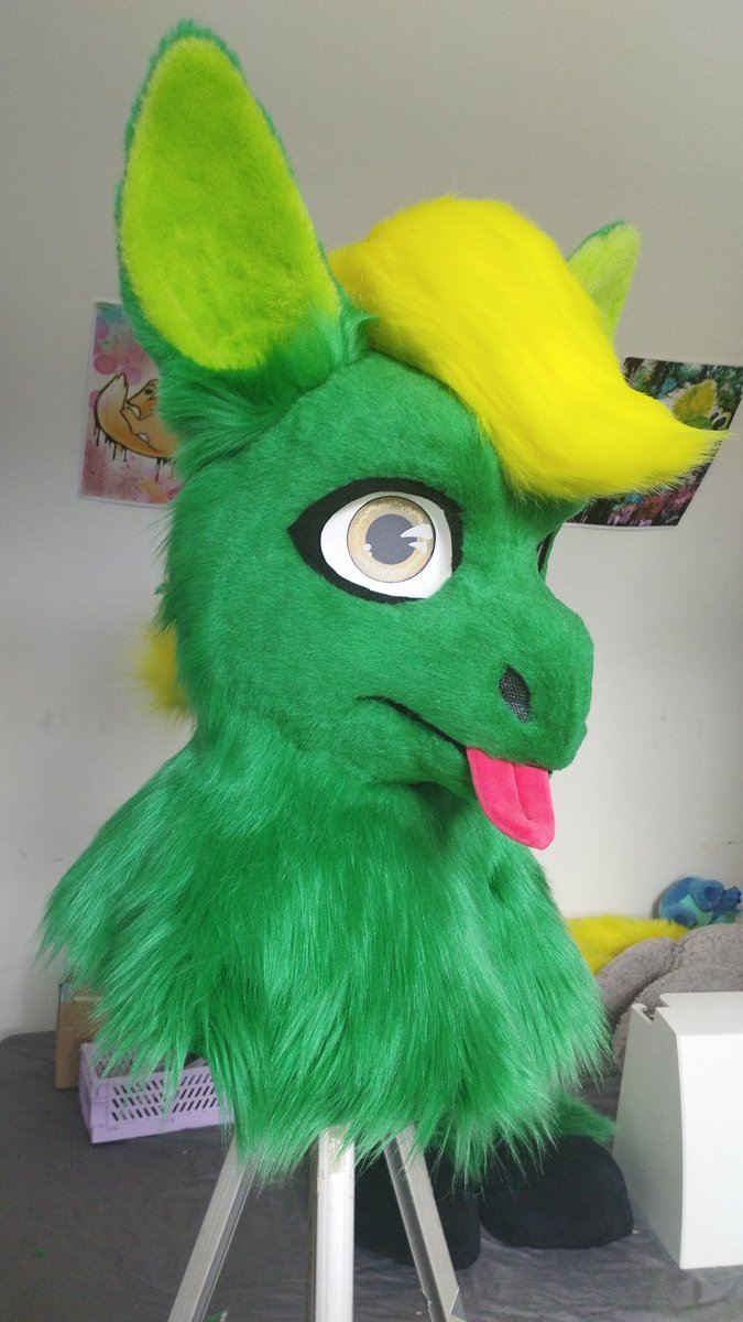 Et voilà une commission qui avance bien ^^

#furrycommision #fursuitmaker #fursuit #fur