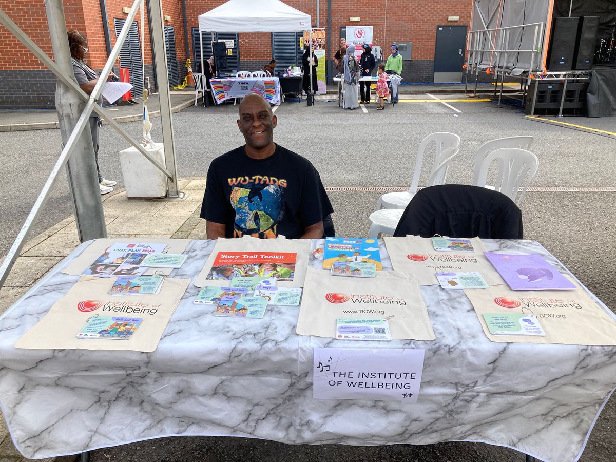 Our national lead Ahmad Yuhanna @growing_minds_bookshop attended a Community Engagement Event funded by the NHS on the 3rd August at the Zinnia Centre. The event was called Feel The Rhythm, Beat the Stigma in the lovely city of Birmingham.

#start4life #chatplayread