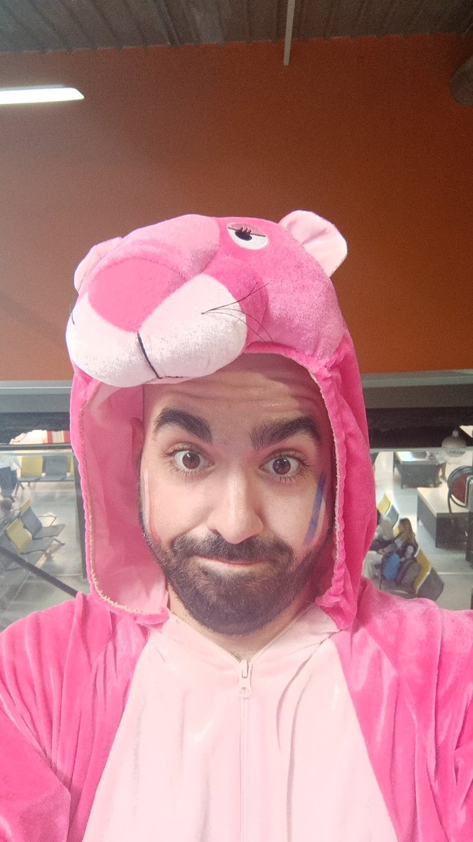 DARTEAM_Ramzou's tweet photo. La mascotte de l'équipe de France de hand-ball a passé la sécurité de l'aéroport de Marseille, on se retrouve à Lille ! #Paris2024
#jo2024
#PinkPanther
#UnOfficialMascot
@ffhandball
@LNHofficiel
@FRAHandball
@HandNewsfr https://t.co/TsYVHHKWvj
