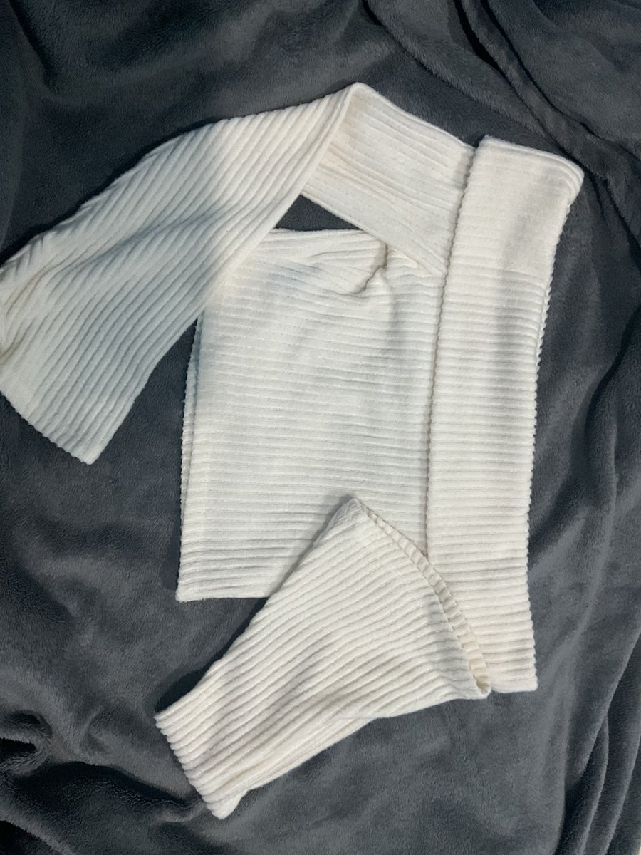 ayxnskw's tweet photo. ส่งต่อเสื้อปาดไหล่ของ LaLapis  ไซส์s 300 from390 (ใส่ครั้งเดียวค่ะ) #ส่งต่อเสื้อผ้า #เสื้อผ้ามือสองสภาพดี #ส่งต่อเสื้อผ้ามือสอง #เสื้อผ้ามือ2 #ส่งต่อ #เสื้อผ้ามือสอง #เสื้อผ้ามือสองราคาถูก #โล๊ะตู้เสื้อผ้า #เสื้อผ้ามือสองราคาถูก https://t.co/U6QYCarnyL