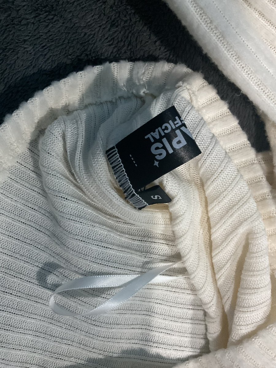 ayxnskw's tweet photo. ส่งต่อเสื้อปาดไหล่ของ LaLapis  ไซส์s 300 from390 (ใส่ครั้งเดียวค่ะ) #ส่งต่อเสื้อผ้า #เสื้อผ้ามือสองสภาพดี #ส่งต่อเสื้อผ้ามือสอง #เสื้อผ้ามือ2 #ส่งต่อ #เสื้อผ้ามือสอง #เสื้อผ้ามือสองราคาถูก #โล๊ะตู้เสื้อผ้า #เสื้อผ้ามือสองราคาถูก https://t.co/U6QYCarnyL