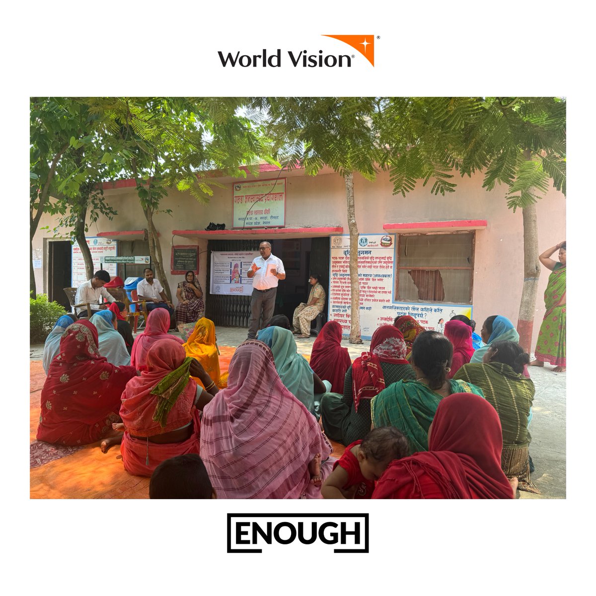WVINepal's tweet image. Binita, an FCHV from Sarlahi, counsels a breastfeeding mother on proper techniques and complementary feeding using a CNSI flipchart. WVI Nepal held multiple awareness activities on the occasion of #WorldBreastfeedingWeek2024.
 #ENOUGH #PromoteBreastfeeding #ClosingTheGap