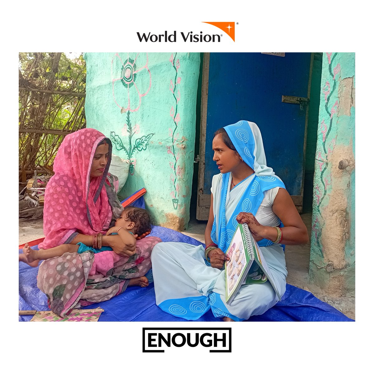 WVINepal's tweet image. Binita, an FCHV from Sarlahi, counsels a breastfeeding mother on proper techniques and complementary feeding using a CNSI flipchart. WVI Nepal held multiple awareness activities on the occasion of #WorldBreastfeedingWeek2024.
 #ENOUGH #PromoteBreastfeeding #ClosingTheGap