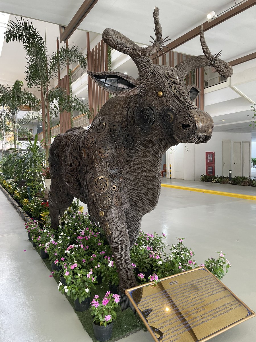 anndylian's tweet photo. I am at the National Bank of #Cambodia. I saw this bull! I am immediately bullish! Are you? https://t.co/3qta1TQtTR