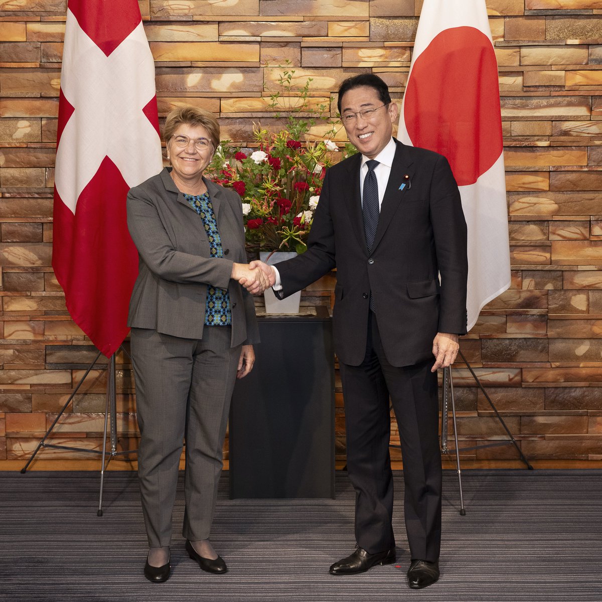 Substantial exchange with 🇯🇵 PM <a href="/kishida230/">岸田文雄</a>. 🤝 Besides our excellent, 160-year-long bilateral relations based on shared values, we discussed the promotion of #innovation &amp; competitive framework conditions as well as our commitment to the multilateral system.