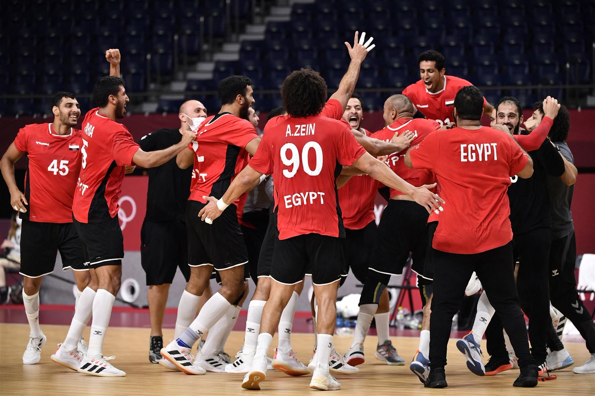 NedzadCipe's tweet photo. #Handball What ever happens this Egyptian team won it for me! They lost two of their right backs in less than a minute but are fighting with everything they have. For me, the best defense in the tournament! So smart, aggressive, ball-oriented! Amazing simply amazing team! https://t.co/IXKRoQP0N7