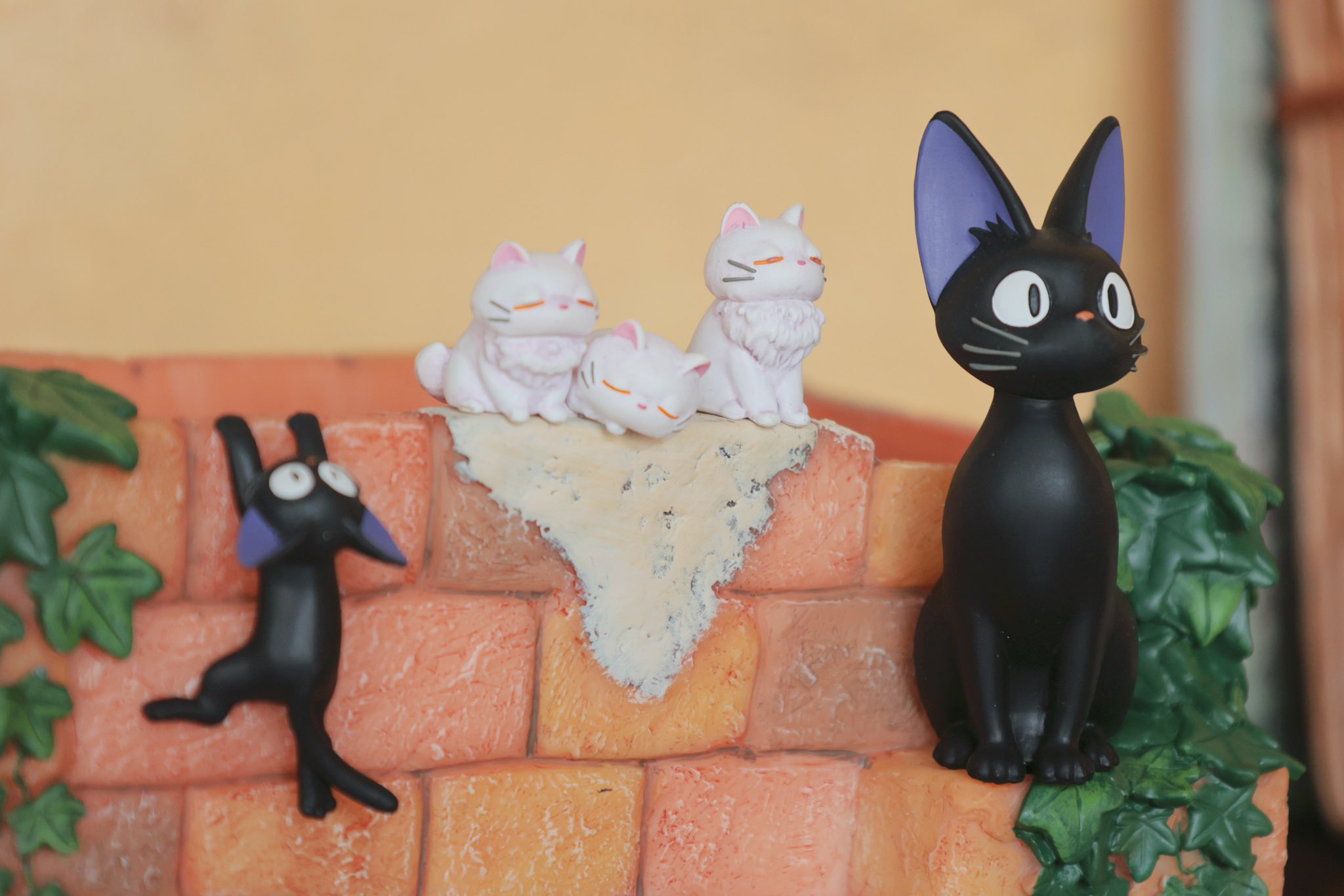 ジジと子供たちのプランター V8)1円～ジブリ プランター 3点