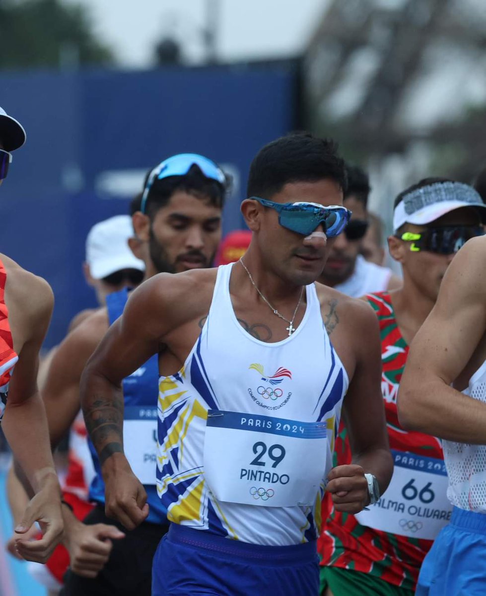 JDELACRUZ5's tweet photo. En la prueba de Relevos Mixtos, Ecuador cerca de conseguir Medalla de Plata!!! #Paris2024 🇪🇨🇪🇨❤️❤️ Pintado y Morejón!! https://t.co/TZ4TdNmuFb