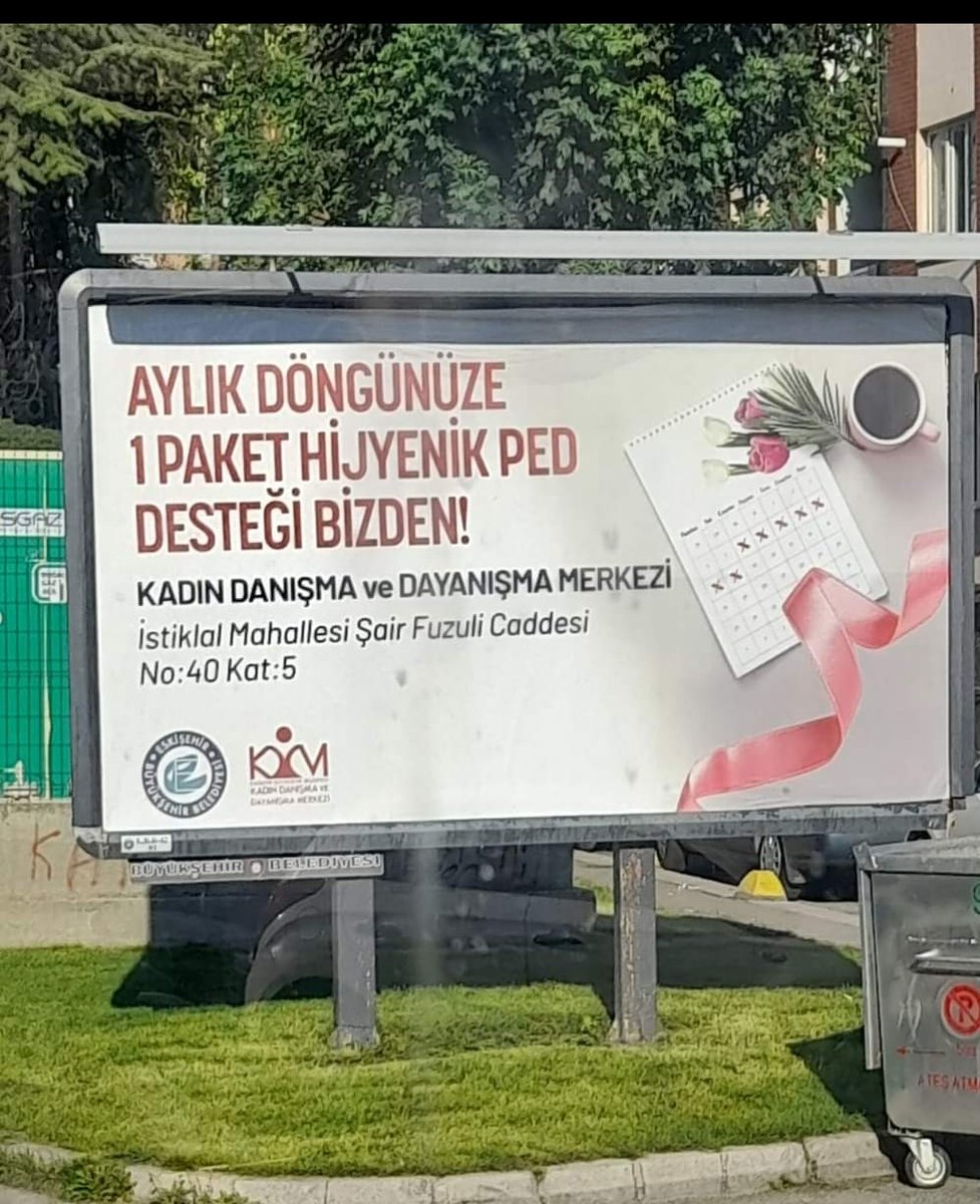 ozlemunalir's tweet photo. Böyle bir desteğin  bilboardlarda reklam yapılması çok anlamsız ve mahremiyete saygısızlıktır..!

Seçim döneminde tüm şehire mesaj atacak veri elinizde var! Madem bilgilendirmek istiyorsunuz kadınların numarasını filitreleyip mesaj yolu ile bildirmek bu kadar zor olmasa gerek… https://t.co/RjgLBil5oe