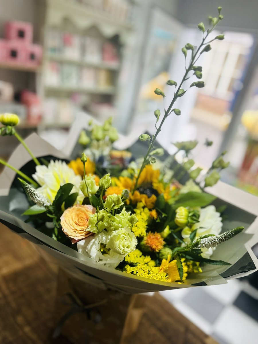 rosegardenflowers tweet media