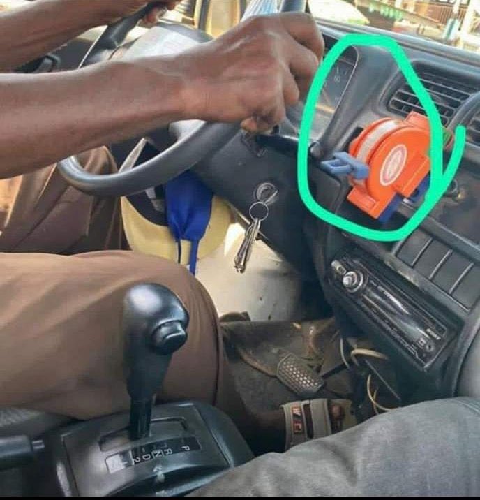 TundeWalls's tweet photo. Things you see in Lagos … 

A thread 😭😭😂 https://t.co/LYDVLL3UaD