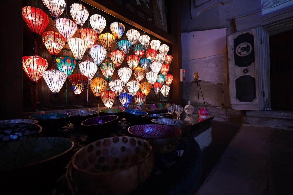 panokitotoyama's tweet image. ✨️なめりかわランタンまつり with ベトナム航空🏮✨️

滑川市の旧宿場町の瀬羽町の街並みが、ランタン祭りで有名なベトナムの世界遺産、港町ホイアンに似ていることがきっかけで始まりました🎶

美しいランタンの灯りが会場周辺を包む幻想的な光景をぜひお楽しみください✨️

■開催日  8/8~8/11