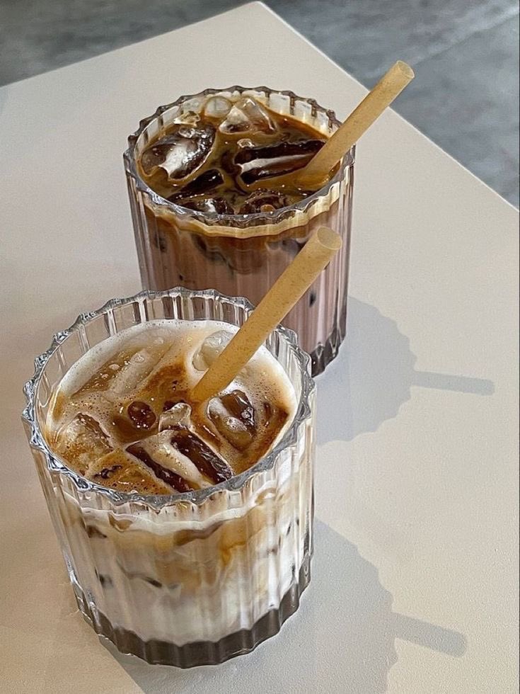 Diorgirlx's tweet photo. Life is hard. Drink iced coffee 🧋🤎 https://t.co/eHYwzmQPEG
