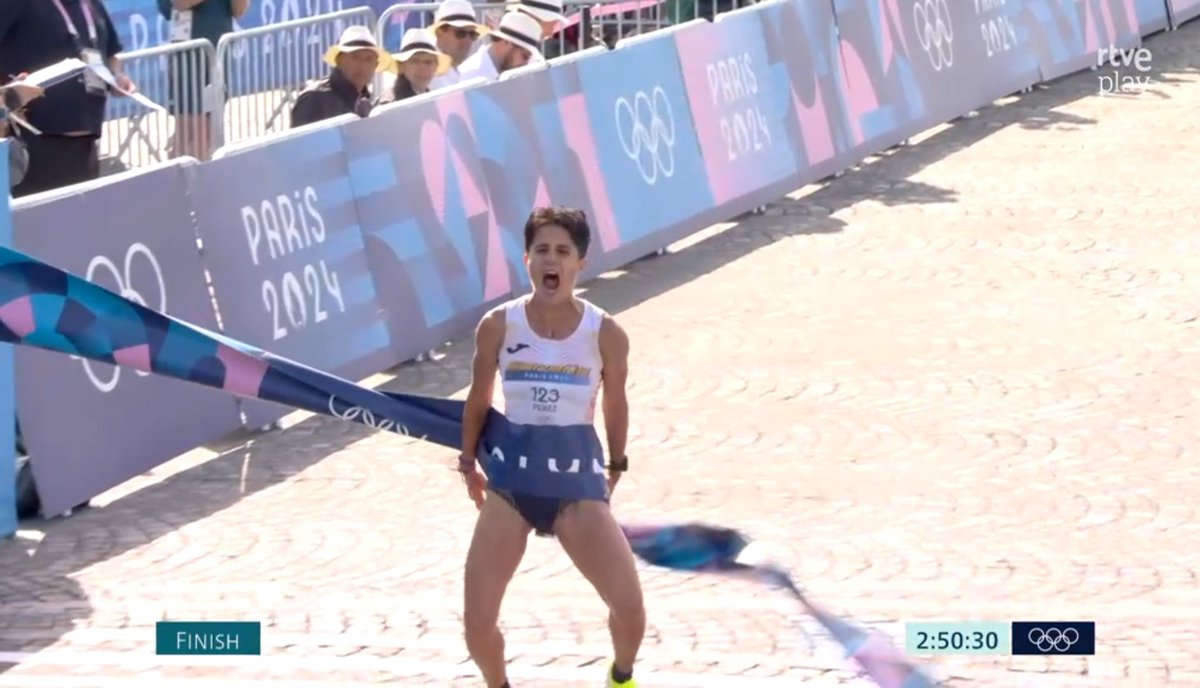 ElPebetero's tweet photo. ⭐ CAMPEONES OLÍMPICOS ⭐
🥇 MEDALLA DE ORO 🥇

LA MARCHA NOS DA LA VIDA

Álvaro Martín y María Pérez 🇪🇦 ganan el relevo mixto y hacen que la marcha se vaya de #Paris2024 con 3 medallas en 3 pruebas y ellos 2 llevándose un doblete histórico.

España 🇪🇦 🔟 medallas
2️⃣🥇3️⃣🥈5️⃣🥉 https://t.co/wCtvncGYbq