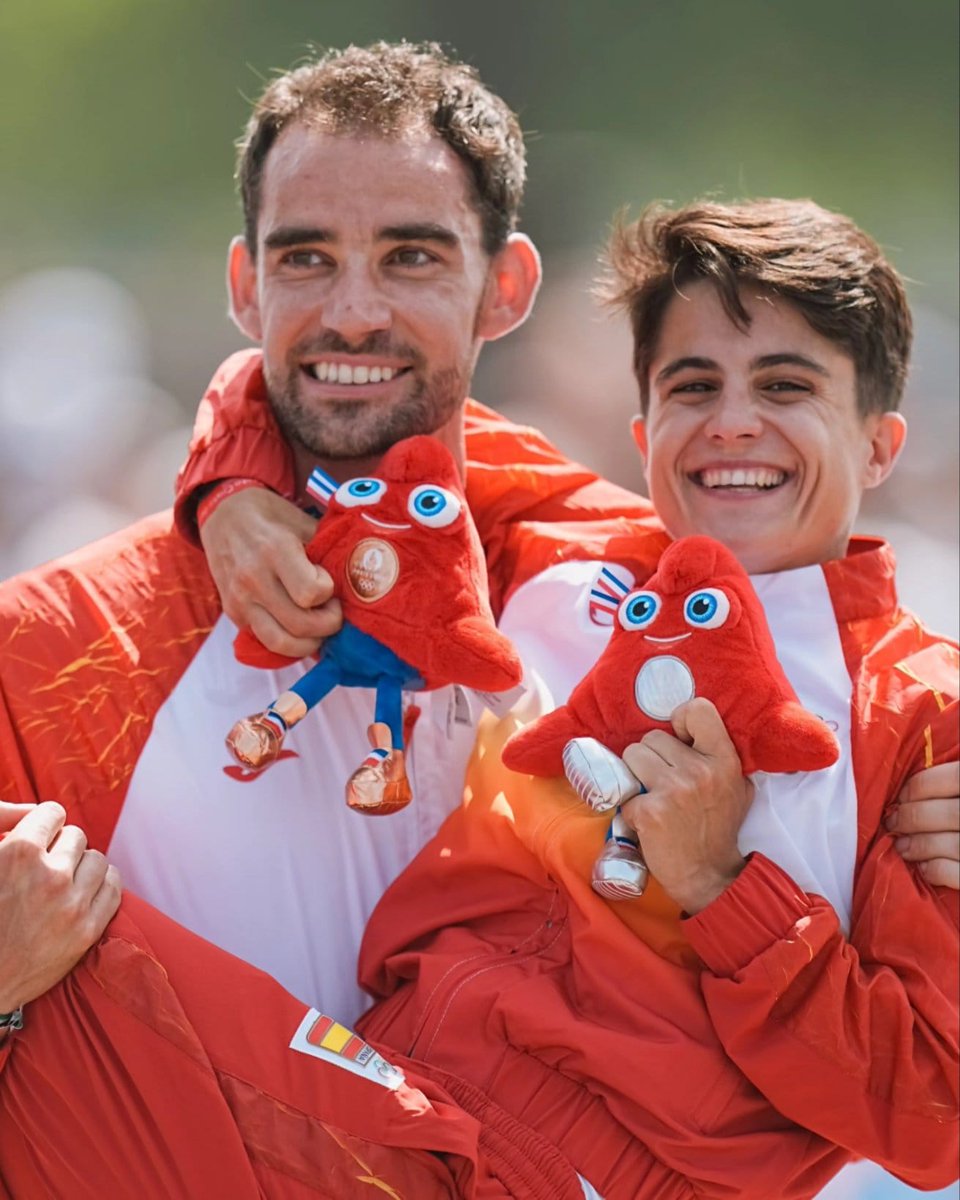 Mi amigo <a href="/Alvaroatletismo/">Álvaro Martín Uriol</a> del <a href="/AtletismoCAPEX/">CAPEX</a> con la gran Maria Pérez son CAMPEONES OLÍMPICOS en París. Felicidades.