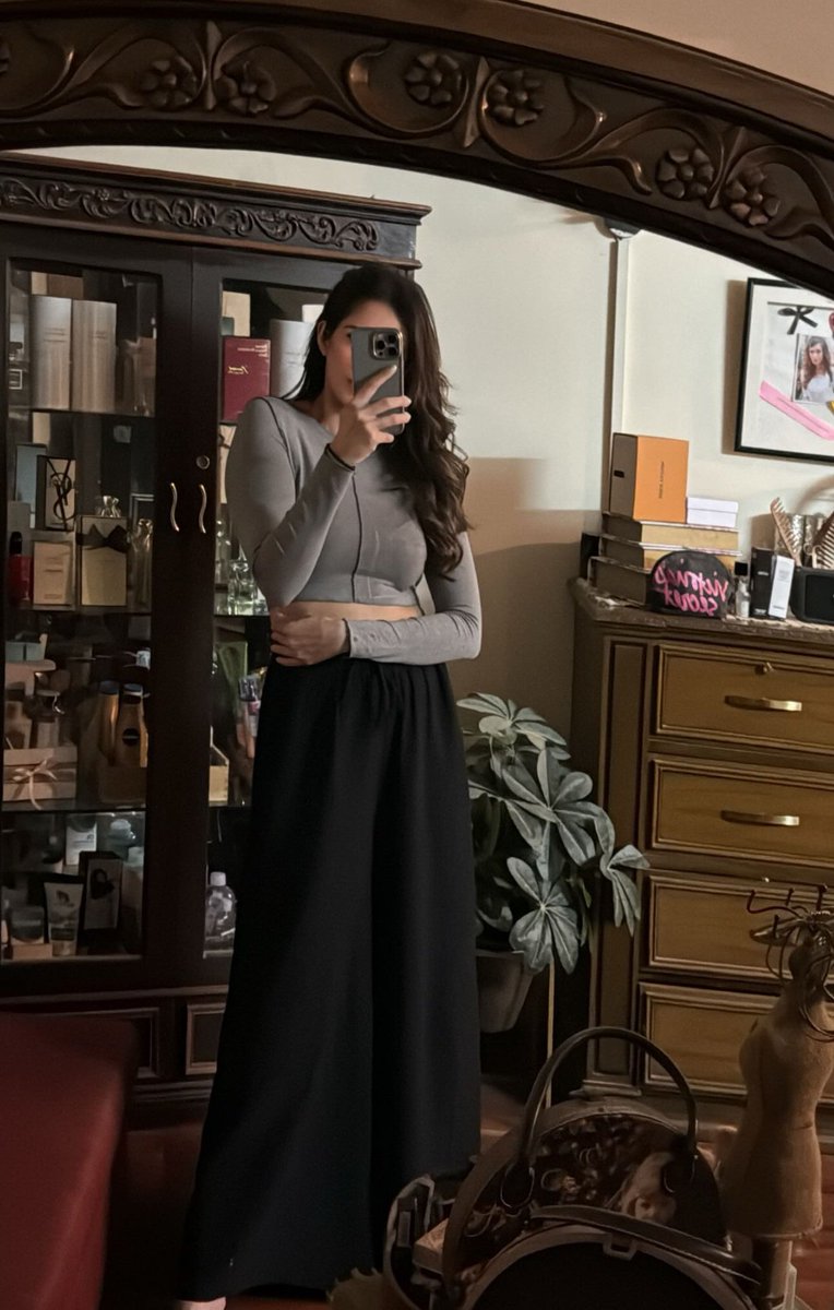 HiraaBasir's tweet photo. Rate Today Look? https://t.co/Avm2kfJ5eu