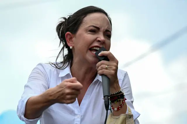 Mucho propusimos que la oposición llegase a un acuerdo previo con el gobierno y postulase un candidato que contase con su "aquiescencia". Nos llamaron colaboracionistas. La PUD postuló a quien más rechazo causaba en el gobierno y ésta "titerizó" a EGU. He aquí las consecuencias.