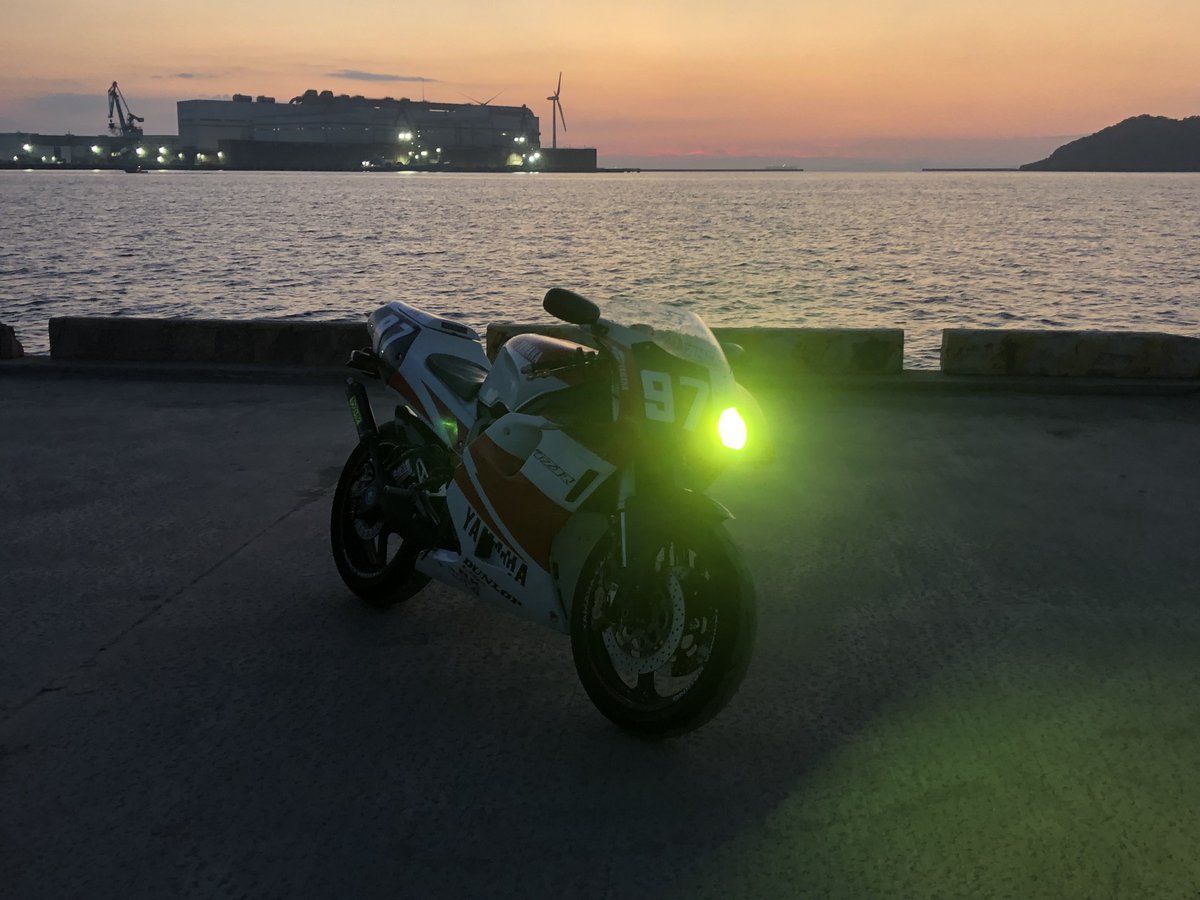 TZR250RS_3XV tweet picture
