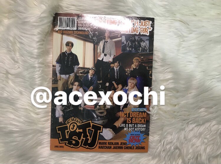 gobyochi's tweet photo. WTS WANT TO SELL 

LIGHTSTICK NCT V.1

💸 540k (boleh nego)

✔️GOOD CONDI
✔️OFFICIAL BELI DI WEB SMTOWN
✔️FREE ALBUM NCT DREAM + PHOTOCARD OFFICIAL
✔️BISA OREN
details? dm

tag. wtb wts wtt ls nct neobong v1 https://t.co/bJ7s53zp6C