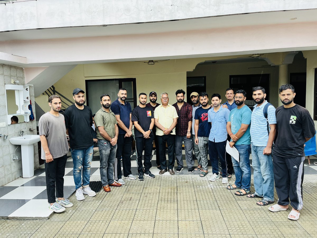 vishalrajput778's tweet photo. JKP ASPIRANTS Met with SHRI @Ch_Sukhnandan regarding age relaxation and he assured us to take this matter again before the @OfficeOfLGJandK @manojsinha_ and also discussed this to CS JKUT
@RavinderRaina @mpjugalkishore @DevenderSRana https://t.co/g4Brgsh0nD