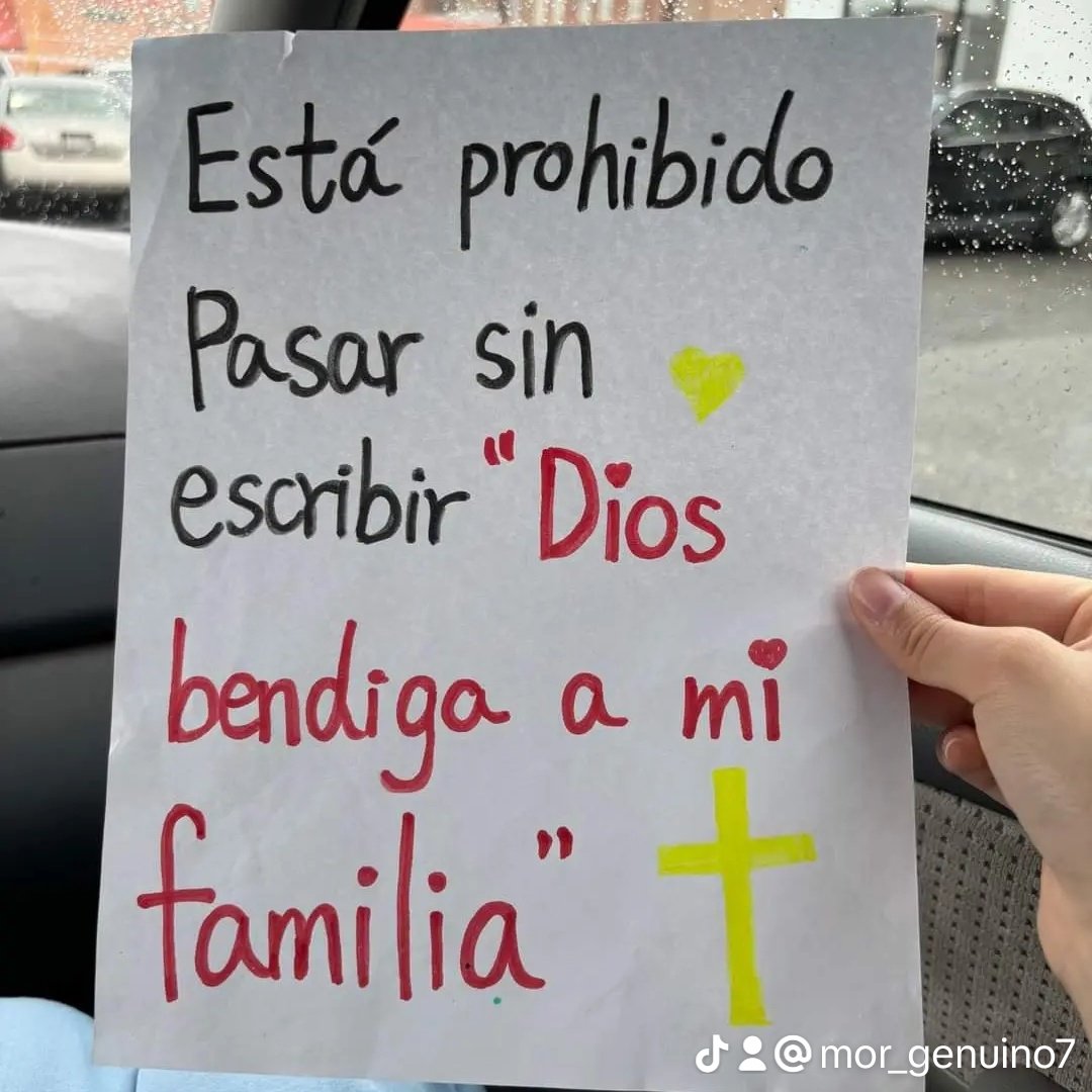 PADRE BUENO, hoy me levanto levantando mis manos al cielo dándote gracias por el privilegio de vivir un nuevo día.
PADRE SANTO, muchas gracias por todas las bendiciones que me vas a dar en este día,  y también re ruego que bendigas a mi familia.
En CRISTO JESÚS.
AMÉN Y AMÉN!!