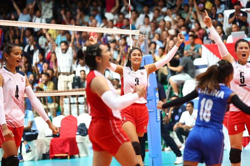 IndiaInNepal's tweet photo. 🇮🇳 and 🇳🇵will meet in the finals of the CAVA Women's Volleyball League today at 5 PM. Wishing both teams the best of luck in this highly anticipated match!

@AsianVolleyball #CAVA #CAVAWomensNationsLeague #TeamNepal #TeamIndia #CAVAFinal

📷Pic credit: NewBusinessAge https://t.co/txIcsUxIMo