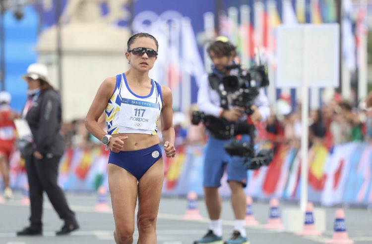 PabloVelascoR02's tweet photo. Los ultimos 10km de Glenda a pura concentración fueron una locura!🧠🧠🧠💪🏽💪🏽🇪🇨🇪🇨🇪🇨🥈🥈

Marcha querida💛💙❤️ https://t.co/GwL76Ymswq