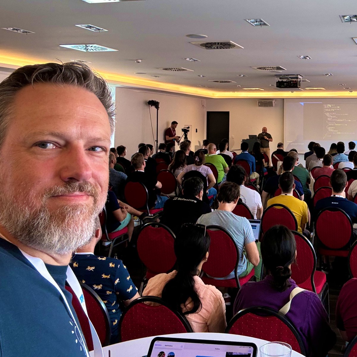 amx01b's tweet image. Great to see you all back at #swiftconf Just opened our 10th anniversary edition. 10 Years of #swift and #swiftconf - that‘s a long run for this special conference. Write the Code, change the world!