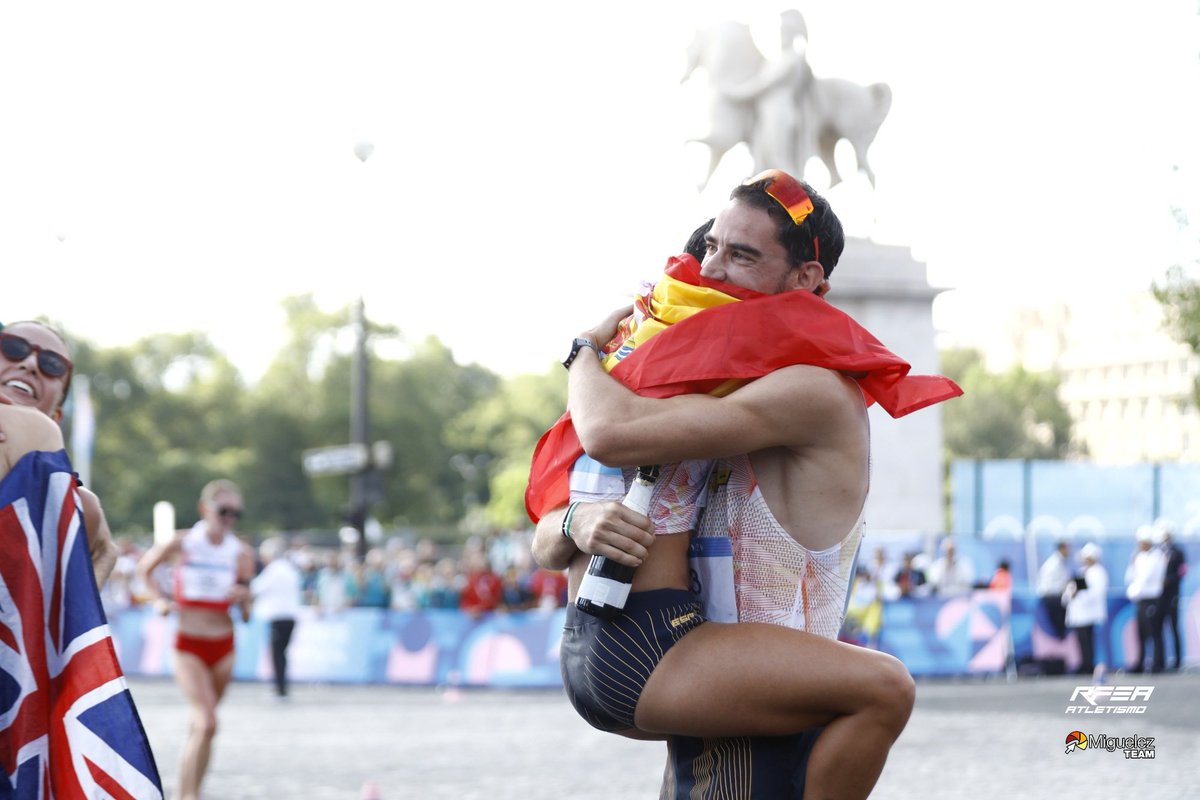 Este abrazo es ORO ❤️