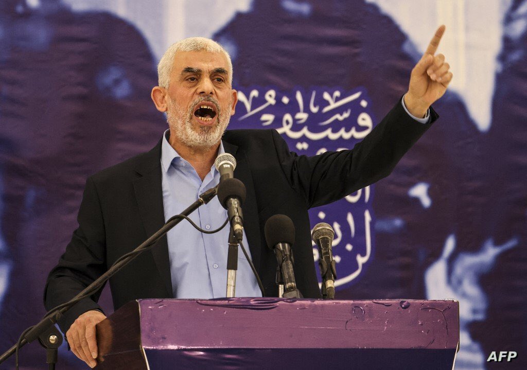 Rajab088's tweet photo. كانت المفاوضات مع السياسي الشهيد ابوالعبد هنيّه 
والان اصبحت مع المطلوب الاول لدى إسـ ـرائيـٰ ـل 
يحيى السنـوار 
النّتن معاش فهم شي🤷‍♂️ 

#غزه #حماس 
#يحيى_السنوار https://t.co/ONn83W8OYA