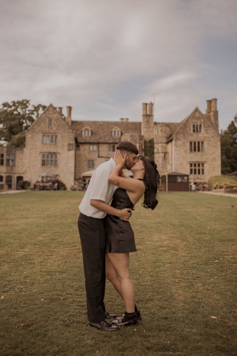 TheCotswoldPro1's tweet photo. Chantelle Shepherd did an incredible job of capturing Sean and Aimee on their engagement shoot🤩🌸

Venue: @CourtStonehouse 🍃

#cotswolds #engaged #bridetobe #shesaidyes #proposal #proposalideas #theknot #hebenttheknee #stonehousecourthotel https://t.co/i8BatjwaMg