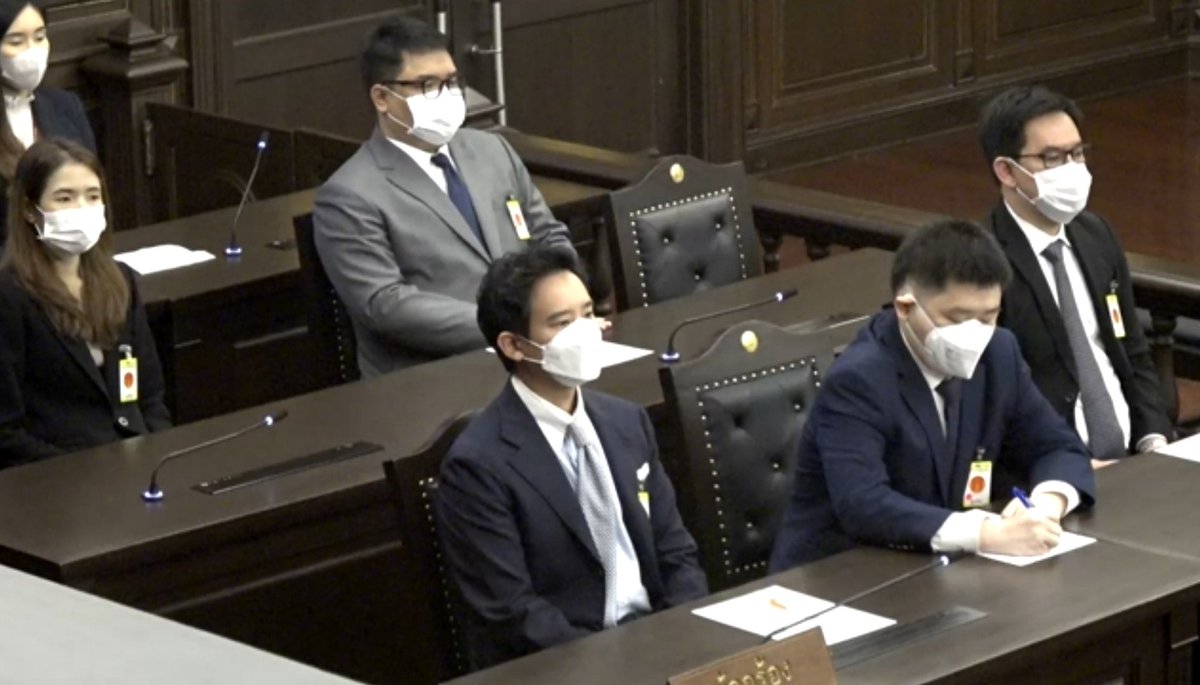 MayWongST's tweet photo. #Thailand @MFPThailand dissolved! @Pita_MFP & executives banned from politics for 10 years. Verdict is unanimous among 9 constitutional judges. #ก้าวไกล #ศาลรัฐธรรมนูญ
#ยุบพรรคก้าวไกล https://t.co/nYQLWki6W8