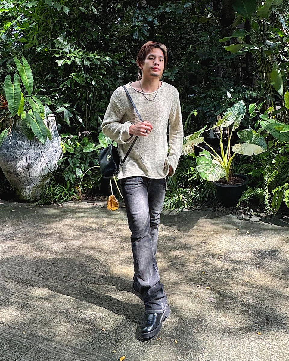 07/08/24 เป็นคนรักธรรมชาติมากครับ วันก่อนเพื่อนผมถามว่า สูบชาบ่ ผมตอบของโปรด 🍃☁️
IG​ UPDATE : jackkez #jackkez