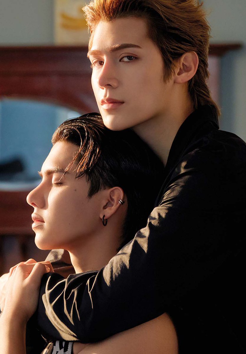 fpbbf_feeeee's tweet image. Omggggg 😳 my visual boys 😭

#FortFTS #Peatwasu