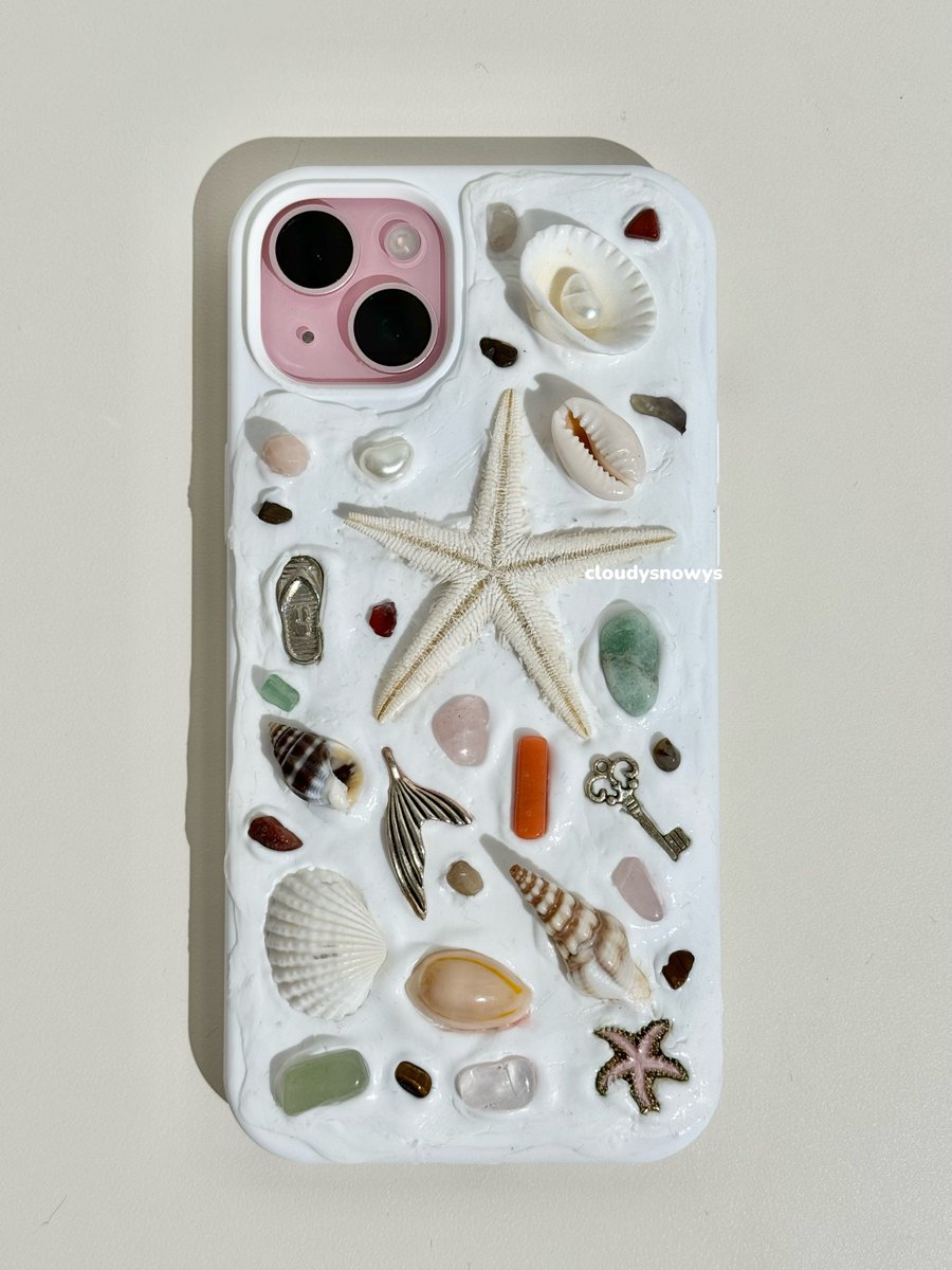 cloudysnowys's tweet photo. LUCUKKK BANGET CASENYA😭🤍😭🤍

case paling unik yang pernah aku punya, gemes banget ini dazzle case gitu 💌

BISA BUAT ANDROID JUGA GAISS🫶🏻 https://t.co/17ZJ4uuLem