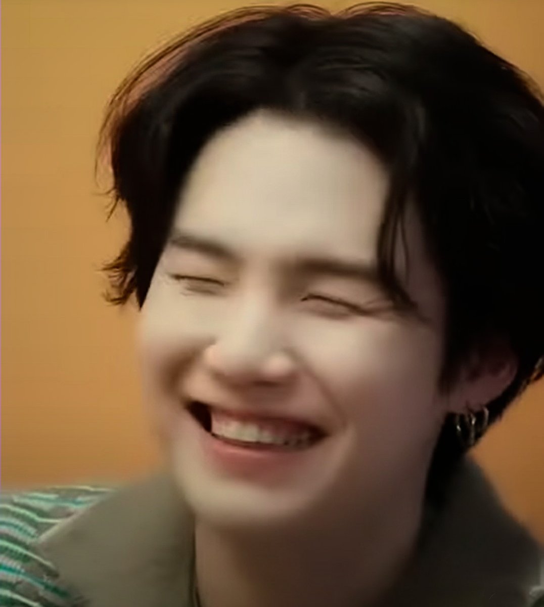 Alone_blackSwan's tweet photo. WE LOVE YOU YOONGI 
WE WILL WAIT FOR YOU YOONGI
OUR LOTUS FLOWER MIN YOONGI 
FLOWERS FOR YOONGI
#SUGA #슈가 #방탄소년단슈가 
#BTSSUGA #シュガ #AgustD https://t.co/Gvla3mT6CS