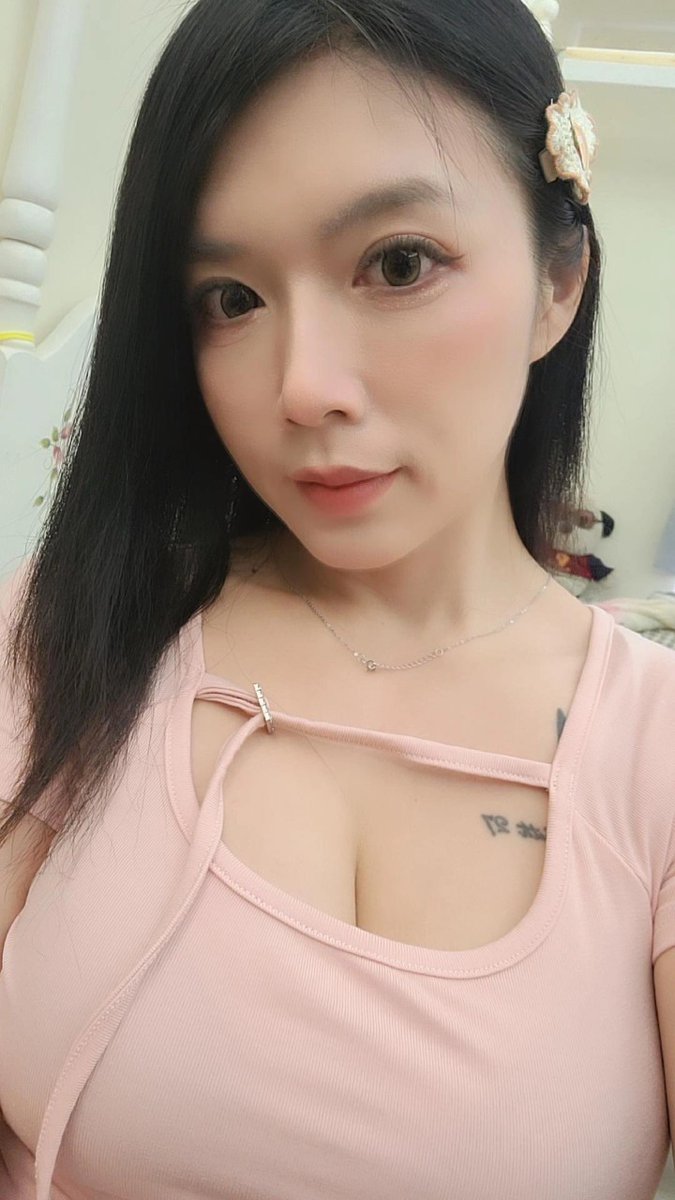 認真問你們一個問題
如果你跟你的女朋友分手後認識了一個新女友
你們在一起一陣子之後決定結婚但沒1個月後發現前女友懷孕了
但你很確定自己肚子裡的小孩是你的種這時候你們約出來錢櫃見面談判
.
.
.
.
.
.
.
.
.
.
.
那你們七夕情人節怎麼過 https://t.co/JhSKuyV1ao