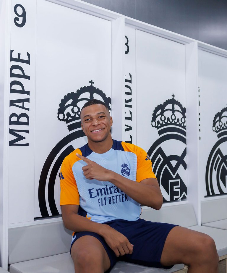 ❗️Mbappé, Jude Bellingham, Fede Valverde, Camavinga, Tchouameni, Mendy and Dani Carvajal will start training at Valdebebas at 18:00 today.