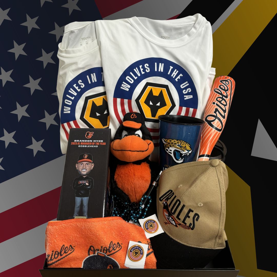 Young_Wolves's tweet image. We've finally landed back from America ✈️ 

As we look forward to our final pre-season fixture this Saturday, we're giving away an exclusive Wolves in the USA gift bundle 🇺🇸

All you need to do is like, share and let us know who you think will score on Saturday, to enter! ⚽🐺