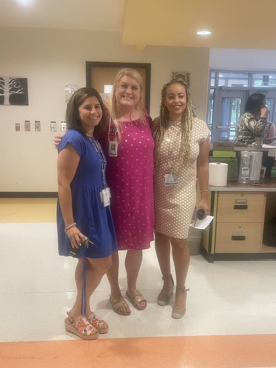 Thank you to the best social worker around for helping us make sure all students are in school and safe! We appreciate your hard work. <a href="/RachSocialWork/">Rachael Jones</a> #welcomebackfcs <a href="/FultonCoSchools/">FultonCountySchools</a> <a href="/FultonZone5/">Angela Parham</a>