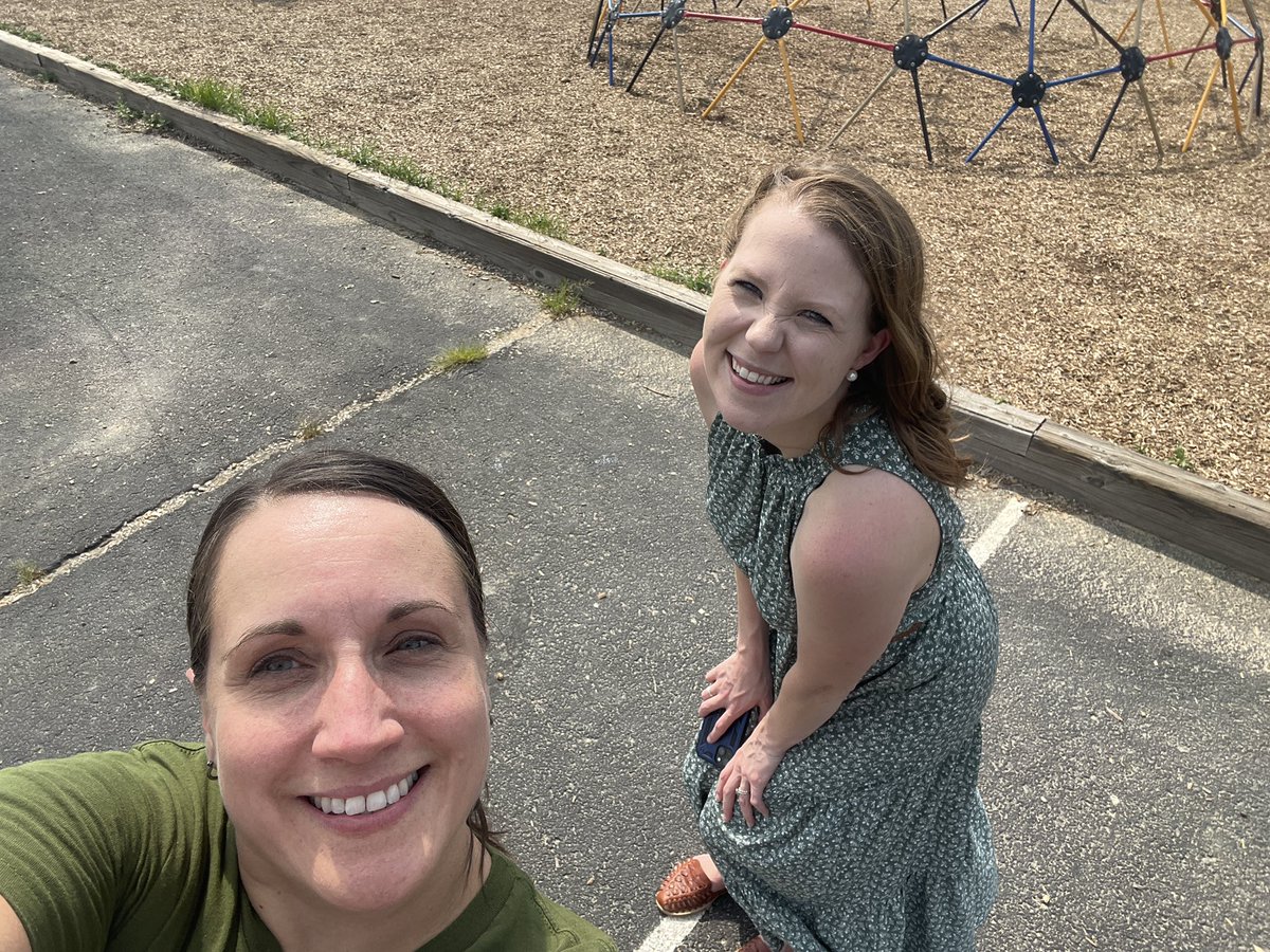 Happy Last Days of Summer Eagles! <a href="/MrsFlading_FCPS/">Kassandra Flading</a> and I had the privilege of giving tours to new Eagles and enjoying popsicles on the playground with new and returning families!  <a href="/SEESrSIX/">Springfield Estates Elementary</a> #PopsiclesonPlayground #EaglesSOAR