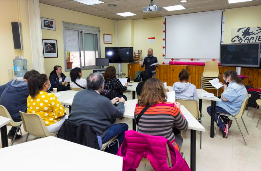 aiguesbcnclient's tweet image. Amb el #programaONA millorem l’ocupabilitat i fomentem l’ocupació de persones en situació de vulnerabilitat.

➡️ A #Cornellà, el 2023-24, hi han participat 56 persones.
➡️ El 46% ha obtingut com a mínim una inserció laboral.